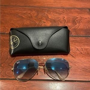 Blue aviator ray bans